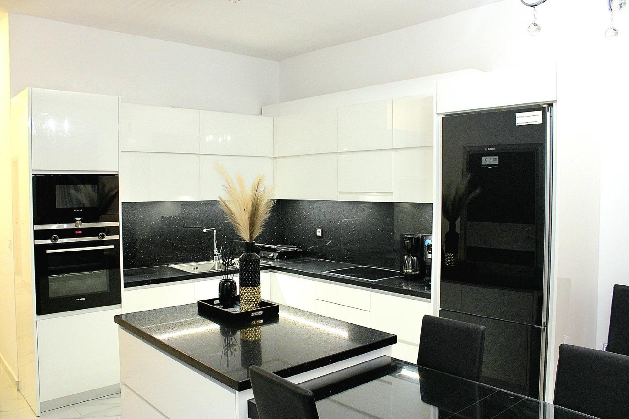 Black & White Seaside House Kalamia Corinth Dış mekan fotoğraf
