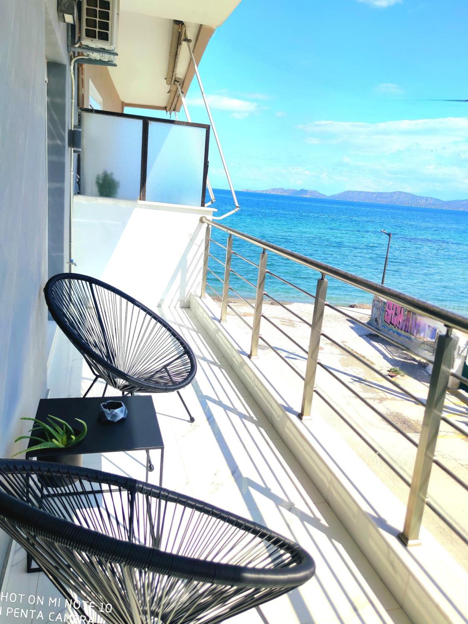 Black & White Seaside House Kalamia Corinth Dış mekan fotoğraf