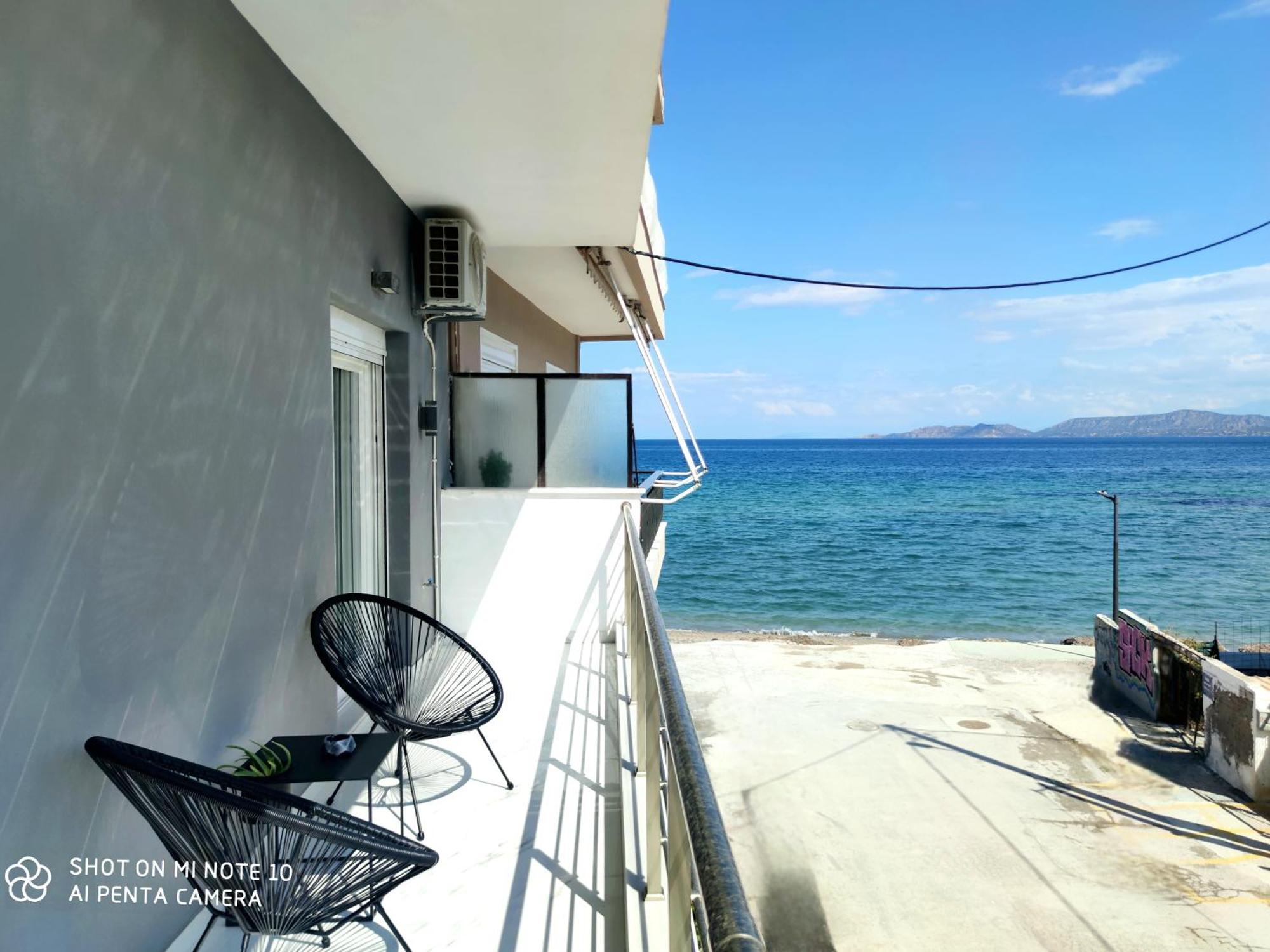 Black & White Seaside House Kalamia Corinth Dış mekan fotoğraf